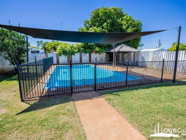 22 Dempsey Street Family Living with Poolside Entertaining