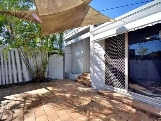 22 Dell Road, St Lucia, QLD 4067