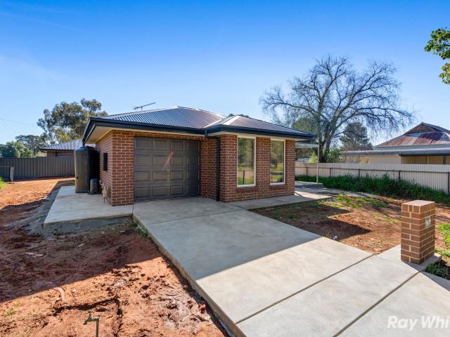 22 Derry Street Ganmain, NSW 2702