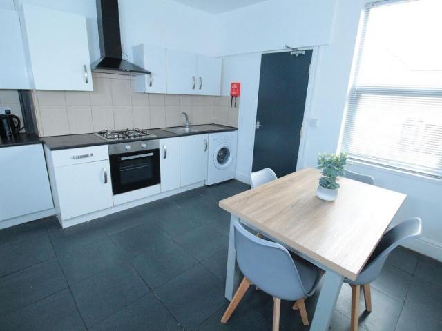 22 Dixon Street, Lincoln, LN5 8AG 5 bed house share to rent £515 pcm £119 pw