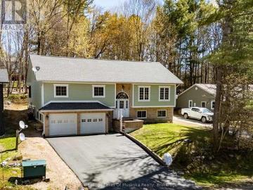 22 Duke Street, Muskoka Lakes Medora, ON, P0B 1J0 house for sale | Listing ID X13123 | Royal LePage