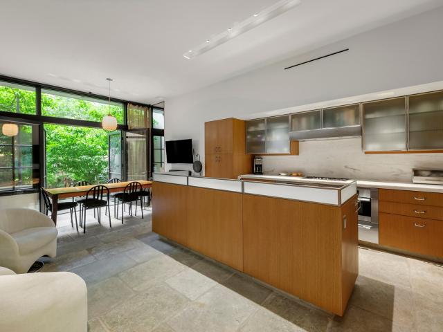 22 E 94TH Street