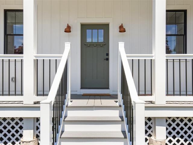 22 Farnsworth Avenue