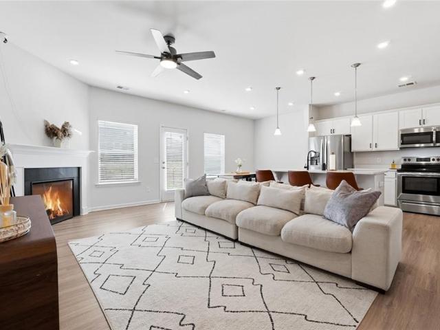 22 Felton Walk SE