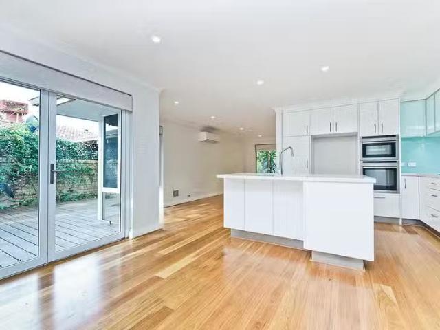 2/2 Forbes Road, Applecross, WA 6153