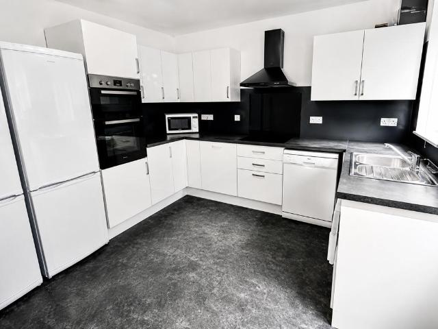 22 Furzehill road 6 bed house share to rent £550 pcm £127 pw