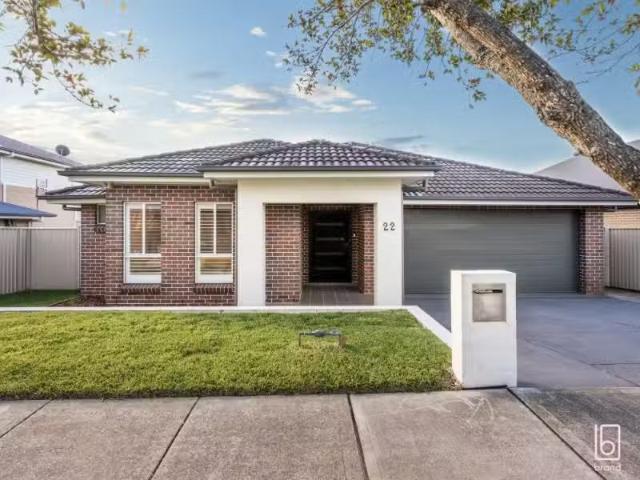 22 Grasstree Avenue, WOONGARRAH House for rent Listed by Alan.
