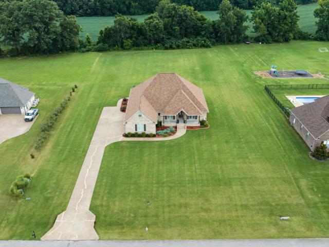 22 Hale Farm Rd