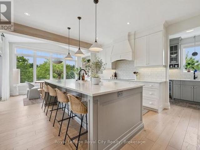 22 Hilltop Road, Guelph Victoria North, ON, N1E 7L4 house for sale | Listing ID X13771 | Royal LePage