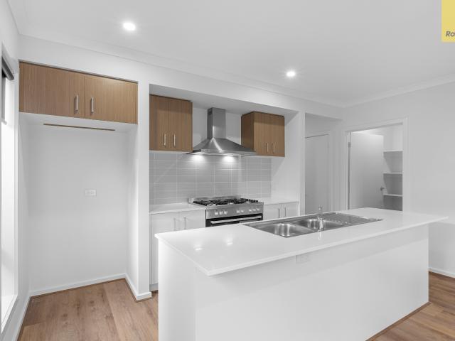 22 Holman Crescent, Darley