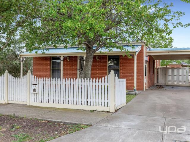 22 Holmes Way, Caroline Springs