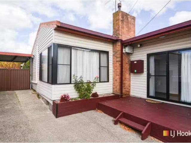 22 Inner Crescent, Lithgow House for rent Listed by Lynette D.
