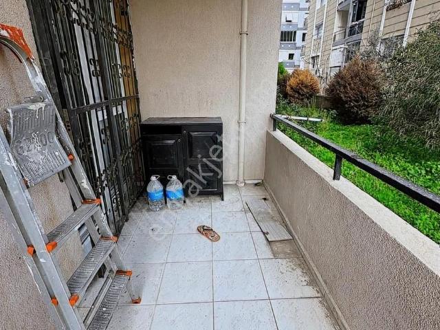 22 Karşıyaka Örnekköy'de 3+1 Satılık Daıre