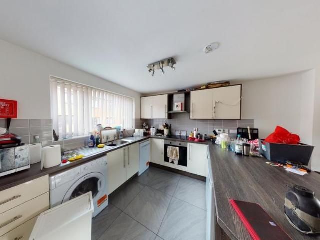 22 Kilbourn Street, Nottingham, NG3 1BS 4 bed terraced house to rent £2,808 pcm £648 pw