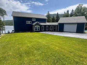 22 Lakeside Drive, Humber Valley Resort, NL, A2H 2N2 Luxury House for sale | Listing ID 1286 | Royal LePage Carriage Trade Luxury Properties