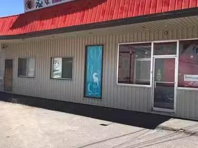 22 Lincoln Road, Grand Falls Windsor, NL, A1A 1M8 commerci.