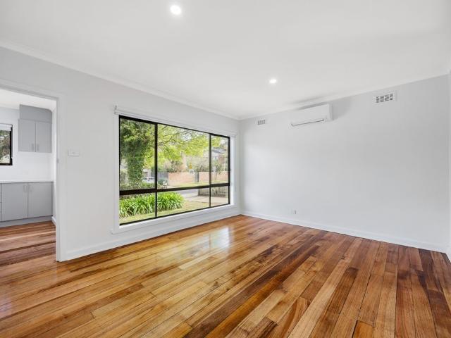 22 Lindsay Street