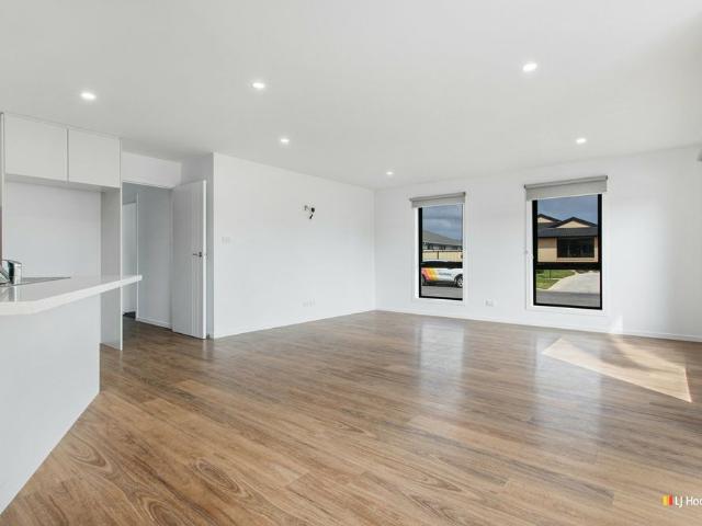 2/2 Links Court, Shearwater