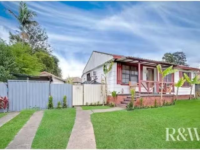 22 Mcmurdo Avenue, TREGEAR House for rent Listed by Mustafa M.