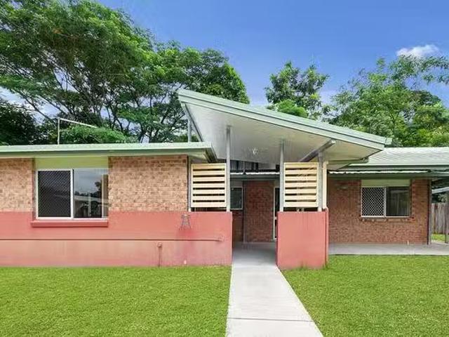 22 Mcewen Street, Mooroobool, QLD 4870