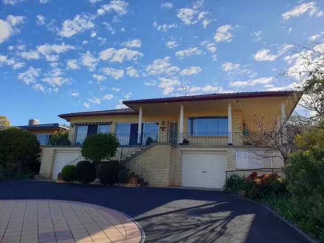 22 Mengarvie Road, Parkes, NSW 2870