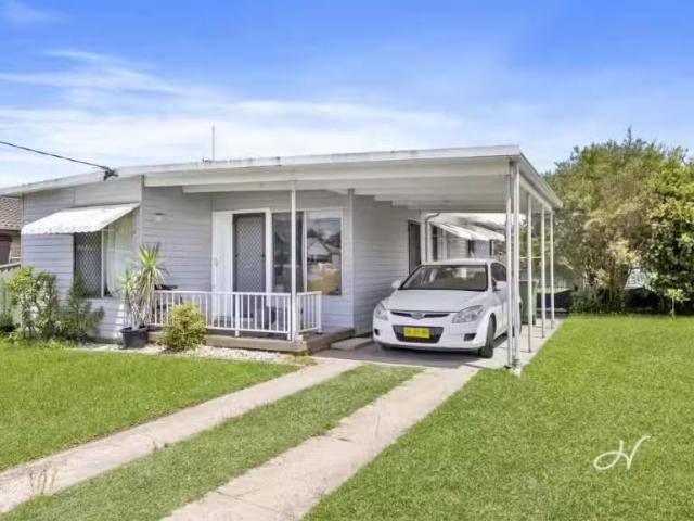 22 Merrendale Avenue, Gorokan House for rent Listed by Paulin.