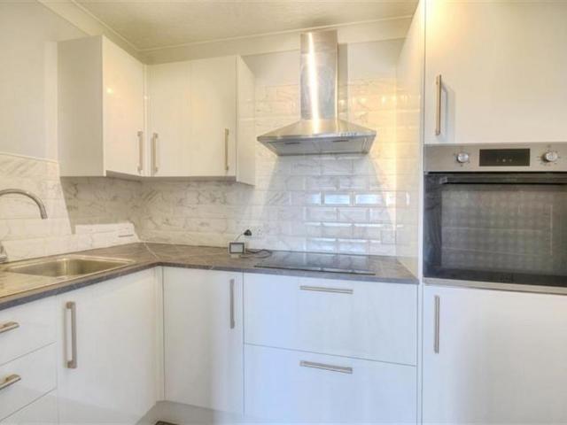22 Mill Court, Mortimers Lane SO50 2 bed retirement property to rent £995 pcm £230 pw