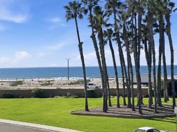 Condo for sale in 92118 - Balcony, Fireplace