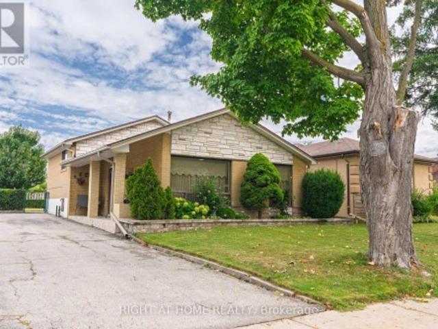 22 Monterrey Drive, Toronto, ON, M9V 1S8 house for sale | Listing ID W13751 | Royal LePage