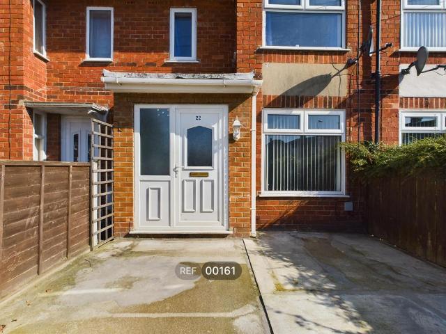 22 Moorhouse Road, HU5 5PP 2 bed terraced house to rent £750 pcm £173 pw