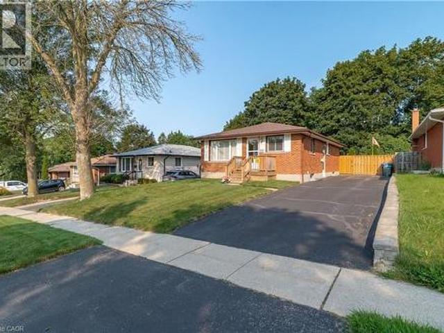 22 Mountford Drive, Guelph, ON, N1E 6E9 house for sale | Listing ID 40852 | Royal LePage