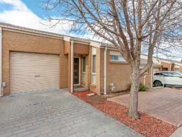 2/2 Neil Currie Street Casey ACT Townhouse for Rent LJ Hooker
