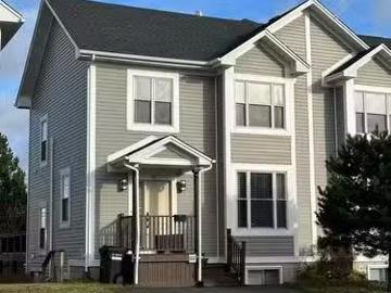22 Newtown Road, St. John'S, NL, A1C 4E1 house for lease Li.