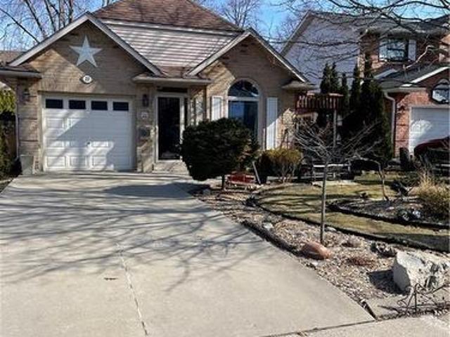 22 Novoco Drive, Hamilton, ON, L9C 7E8 house for sale | Listing ID 40817 | Royal LePage