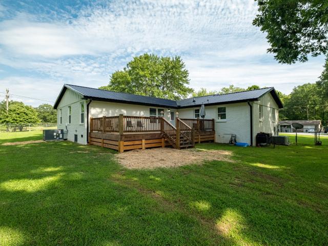 22 Oak Dr