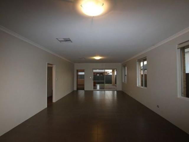 22 Panzano Circuit, Woodvale, WA 6026