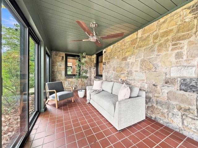 22 Priscilla Ln