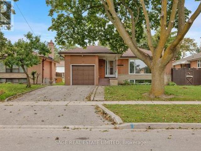 22 Ridgemount Road, Toronto, ON, M9P 1C5 house for sale | Listing ID W13809 | Royal LePage