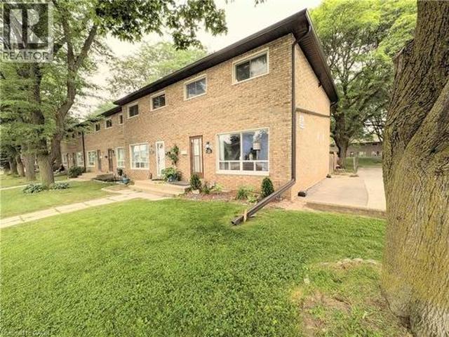 22 Riverdale Drive Unit# 1, Hamilton, ON, L8E 1J8 townhouse for sale | Listing ID 40849 | Royal LePage