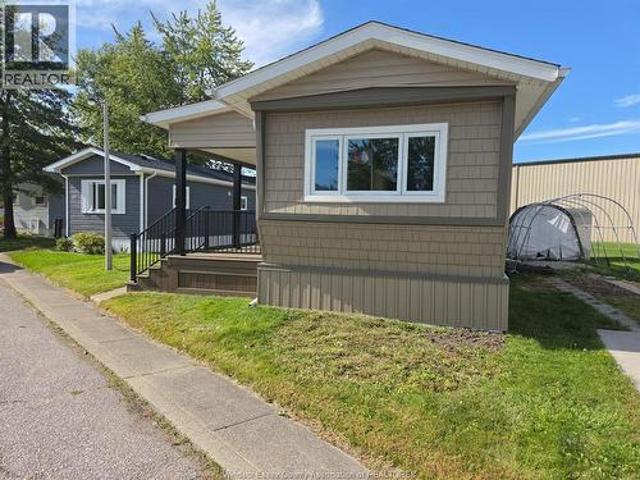 22 Robin Crescent, Lakeshore, ON, N8N 2S2 house for lease | Listing ID 26022 | Royal LePage