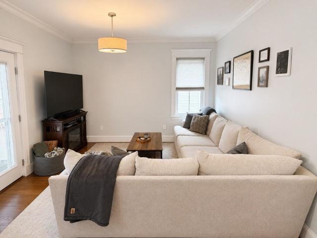 22 Santuit St Unit# B, Boston, US, MA