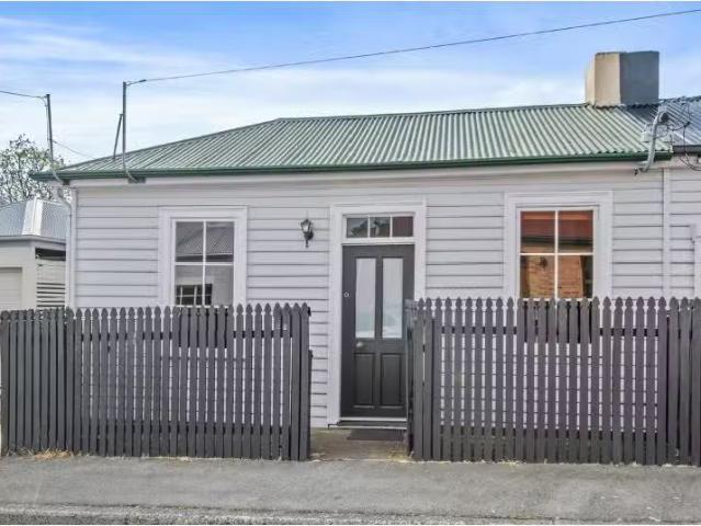22 South Street, Battery Point House for rent Listed by Robbi.