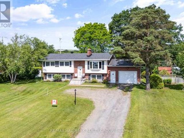 22 St Lawrence Court, Augusta, ON, K0E 1T0 house for sale | Listing ID X13807 | Royal LePage