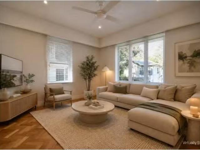 22A Arnold Street, Queens Park Townhouse for rent Listed by J.