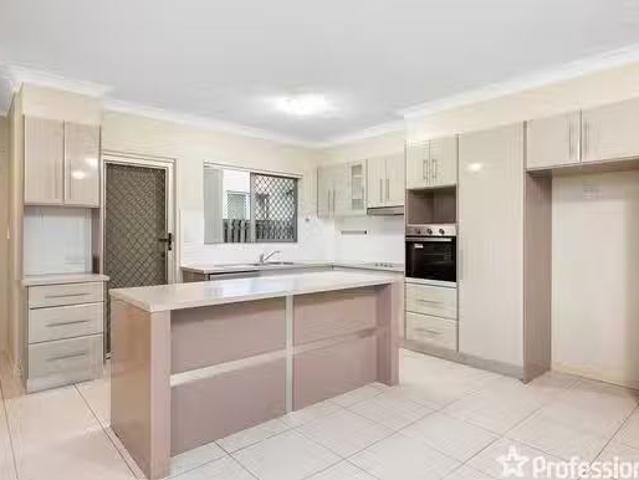 2/2A White Street, Everton Park, QLD 4053