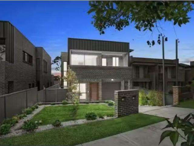 22B & 22D Macquarie Road, Greystanes House for rent Listed by.