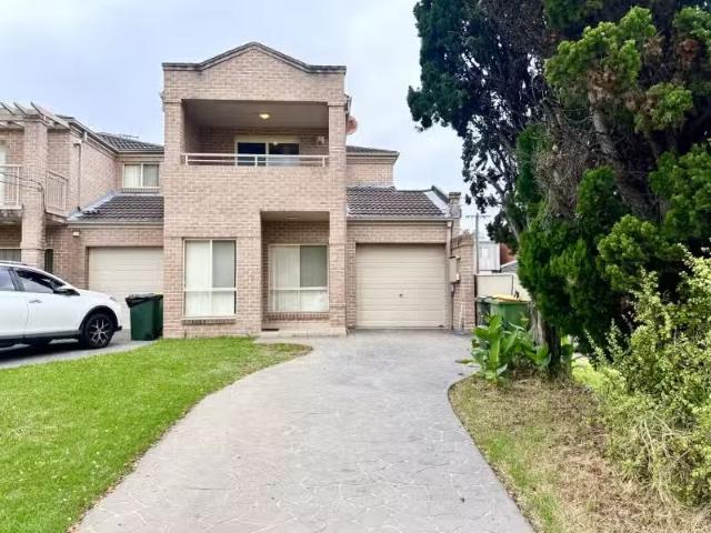 22b Nile Street, Fairfield Heights Townhouse for rent Listed.