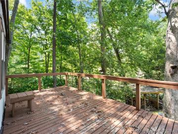 2304 N Sleepy Hollow