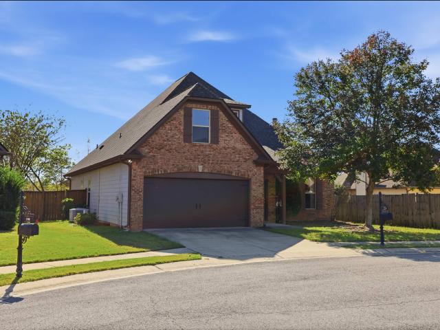2304 Dunbar Circle