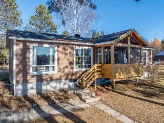 2305 Ch. Des Mûriers, Nominingue, QC, J0W 1R0 house for sale.